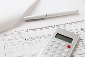 医療費控除とは「税金を安くする仕組み」です