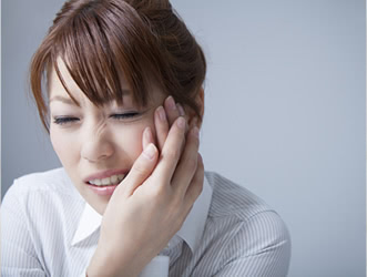 虫歯や歯周病などが原因のケースも