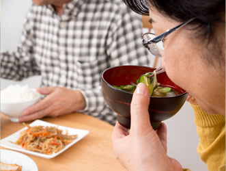 大きな咀嚼音の原因は?